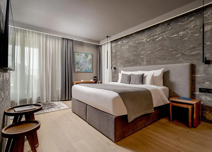 Qosmo Brasov Hotel