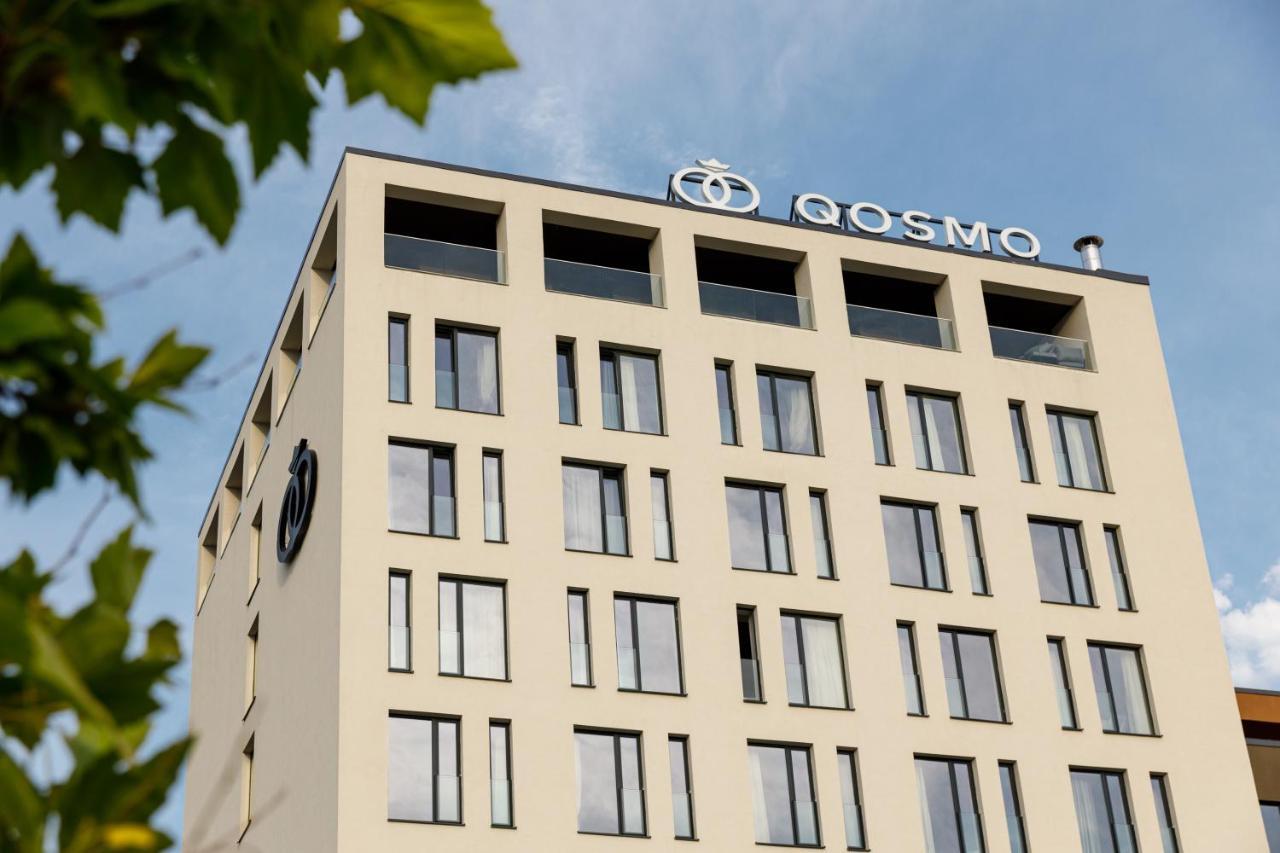 Hotel Qosmo