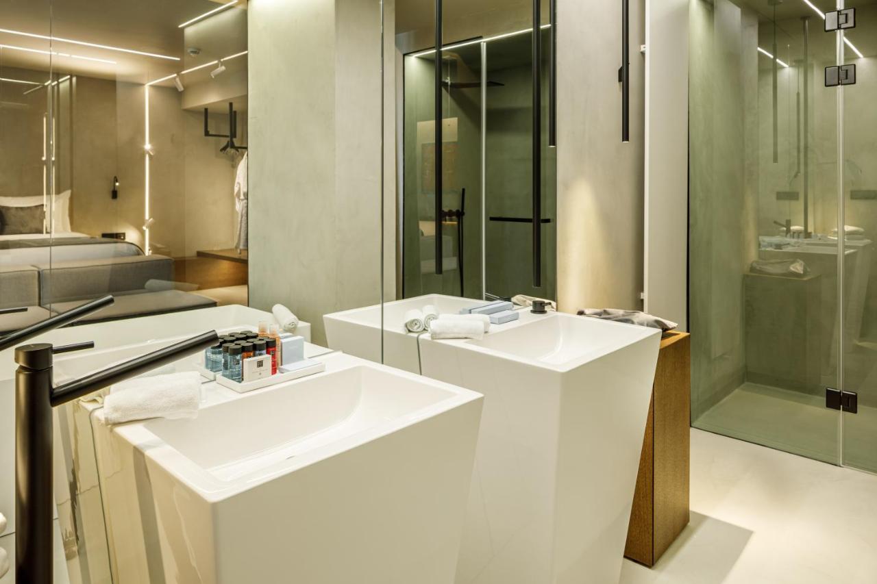 Hotel Qosmo