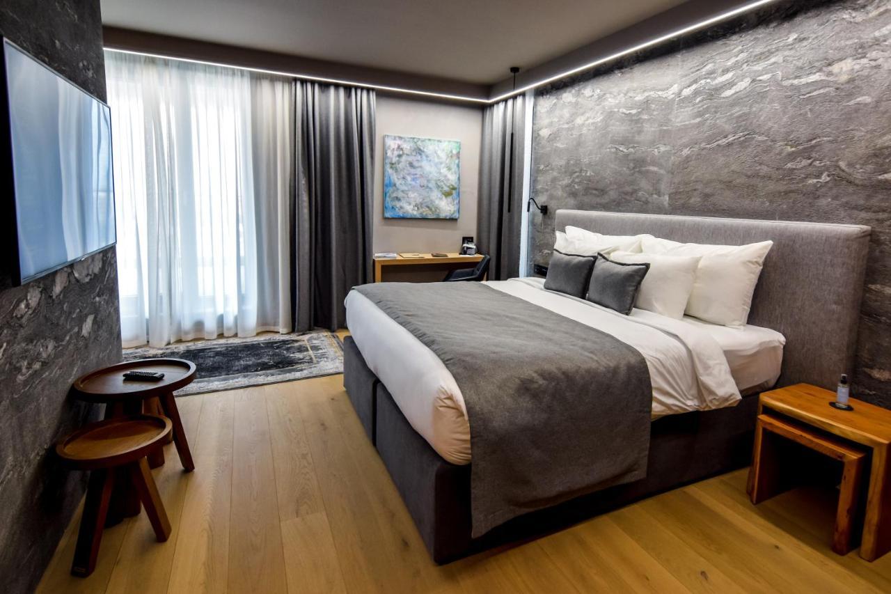 Qosmo Hotel