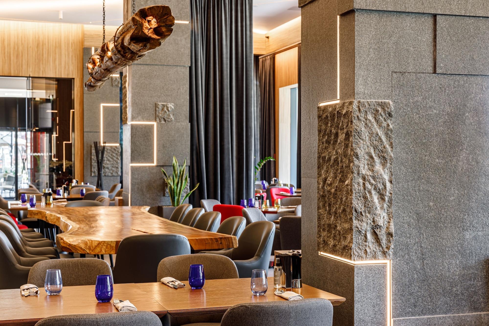 Qosmo Hotel Brașov