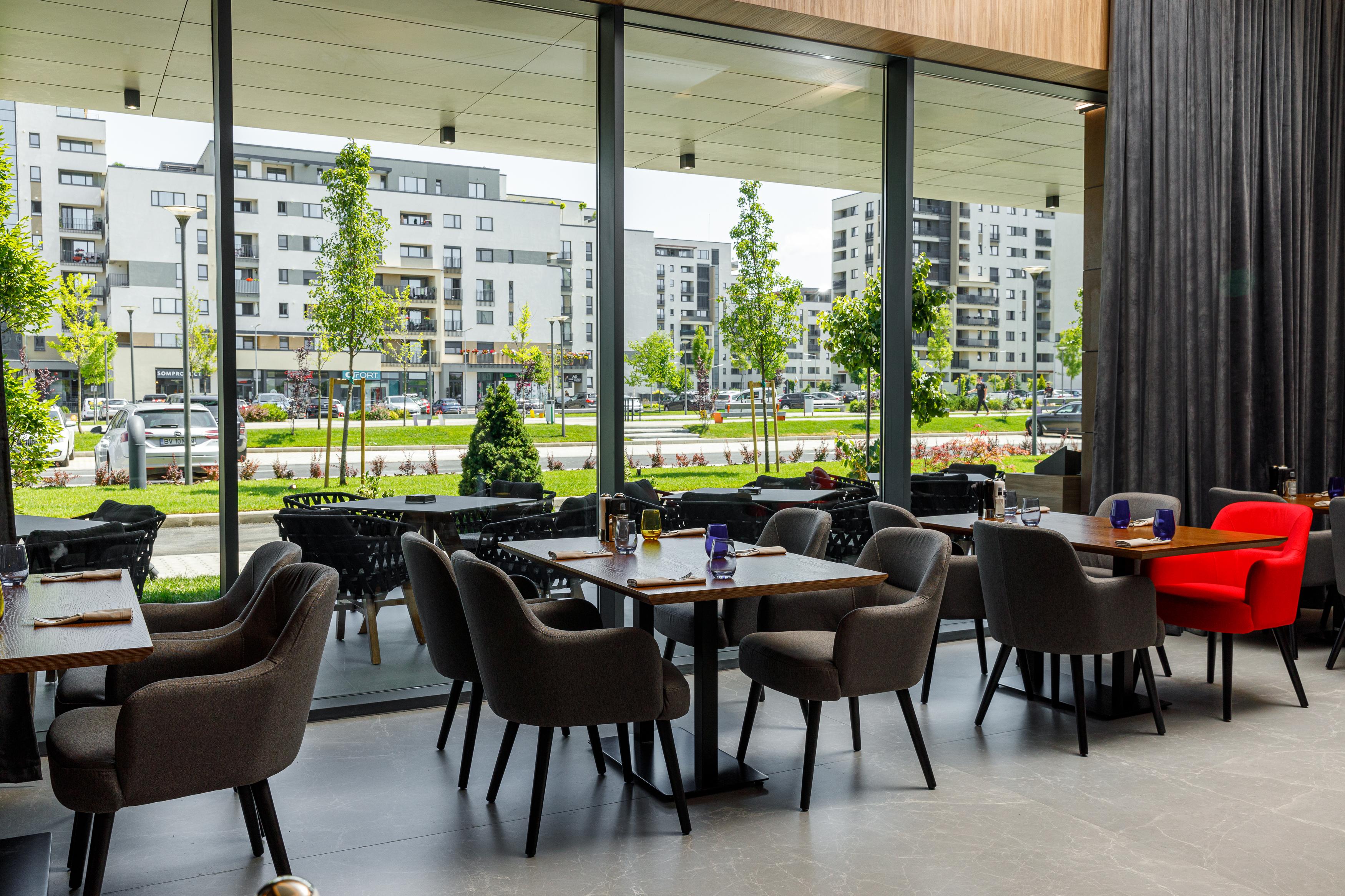 Qosmo Hotel 4*