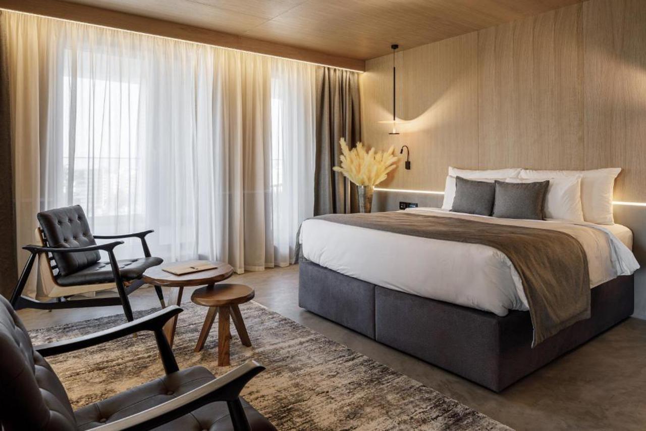 Qosmo Hotel